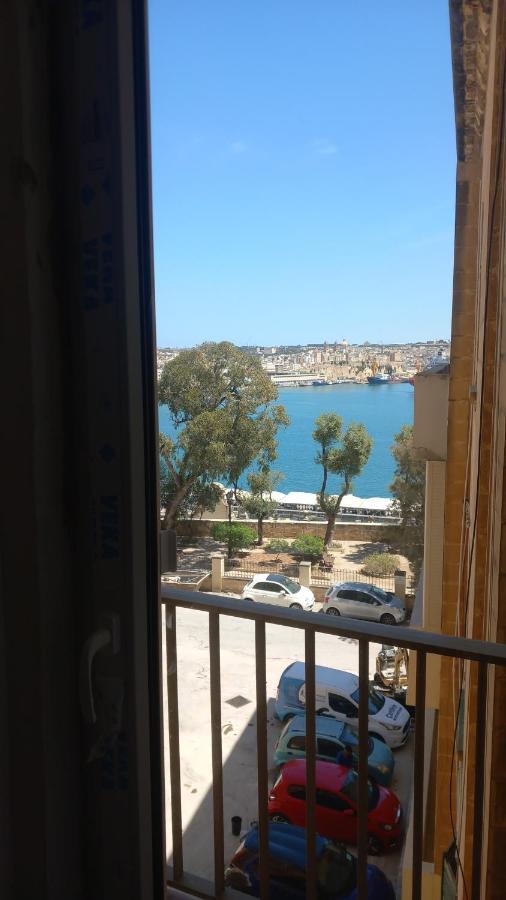 Door Nine -Townhouse With Harbour Views Villa อิล-เฟอร์ยานา ภายนอก รูปภาพ