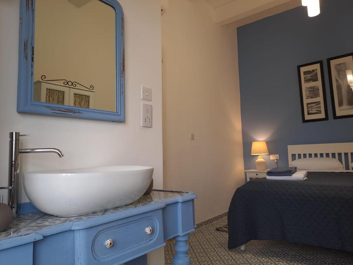 Door Nine -Townhouse With Harbour Views Villa อิล-เฟอร์ยานา ภายนอก รูปภาพ