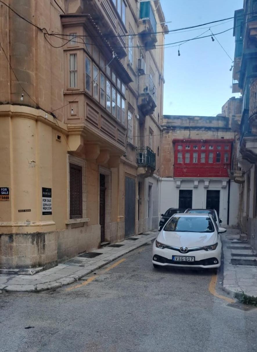 Door Nine -Townhouse With Harbour Views Villa อิล-เฟอร์ยานา ภายนอก รูปภาพ